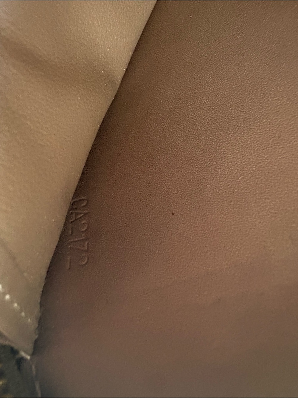 Louis Vuitton Metallic Gold Vernis Monogram Zip Wallet - Picture 5 of 9